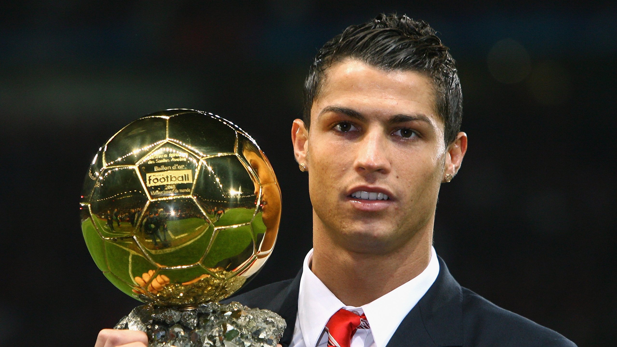 今夏险些无球可打的MVP!现在成三核球队老大,却带不动垃圾兄弟